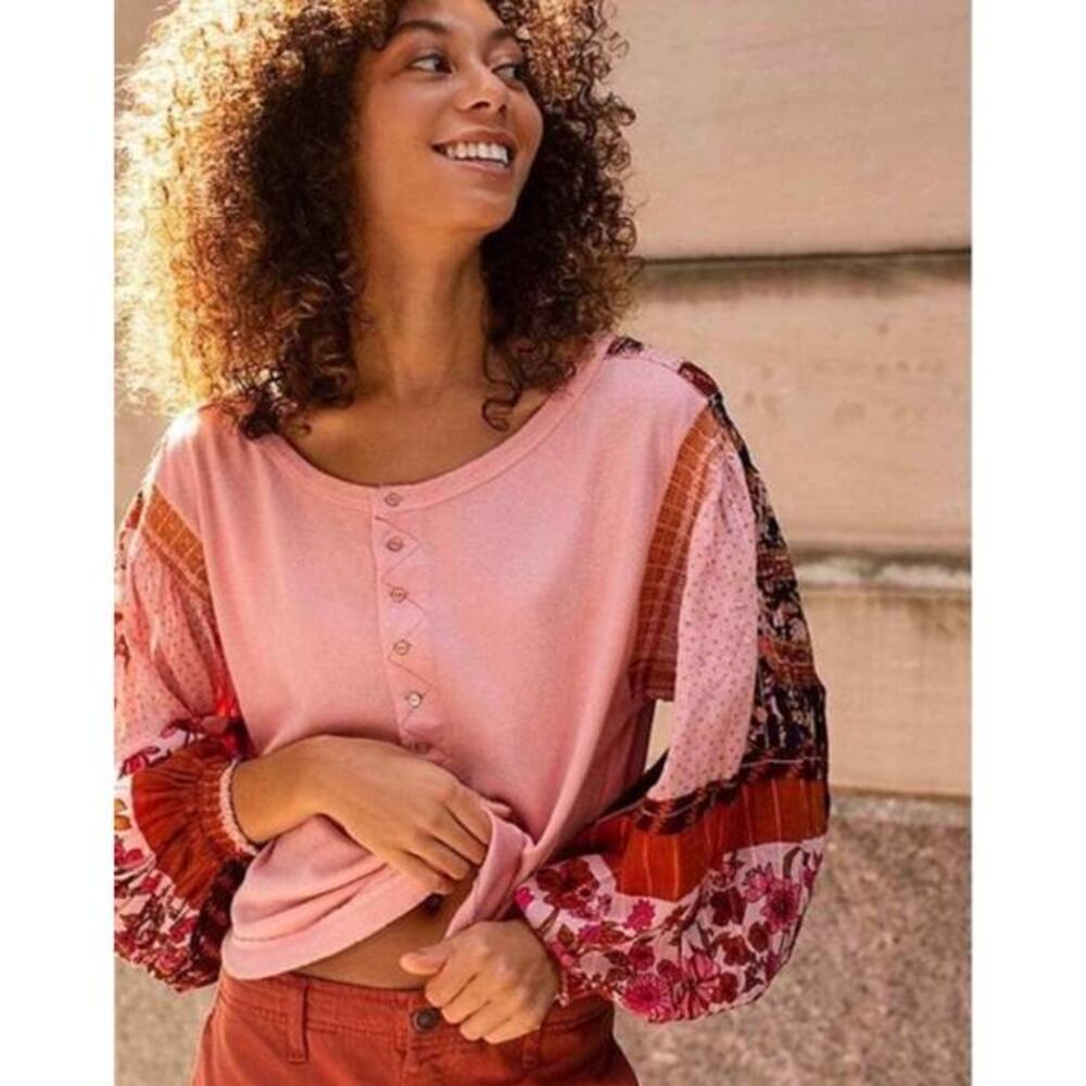 free people S light magic pink balloon sleeve henley  top‎